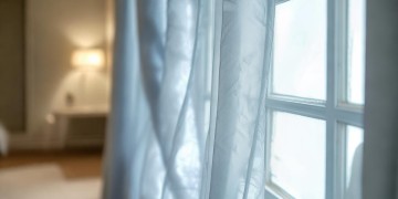 物业会帮忙安装窗帘吗？