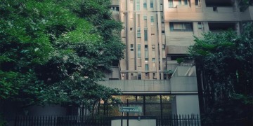 小区外侧门市需要交物业费吗？